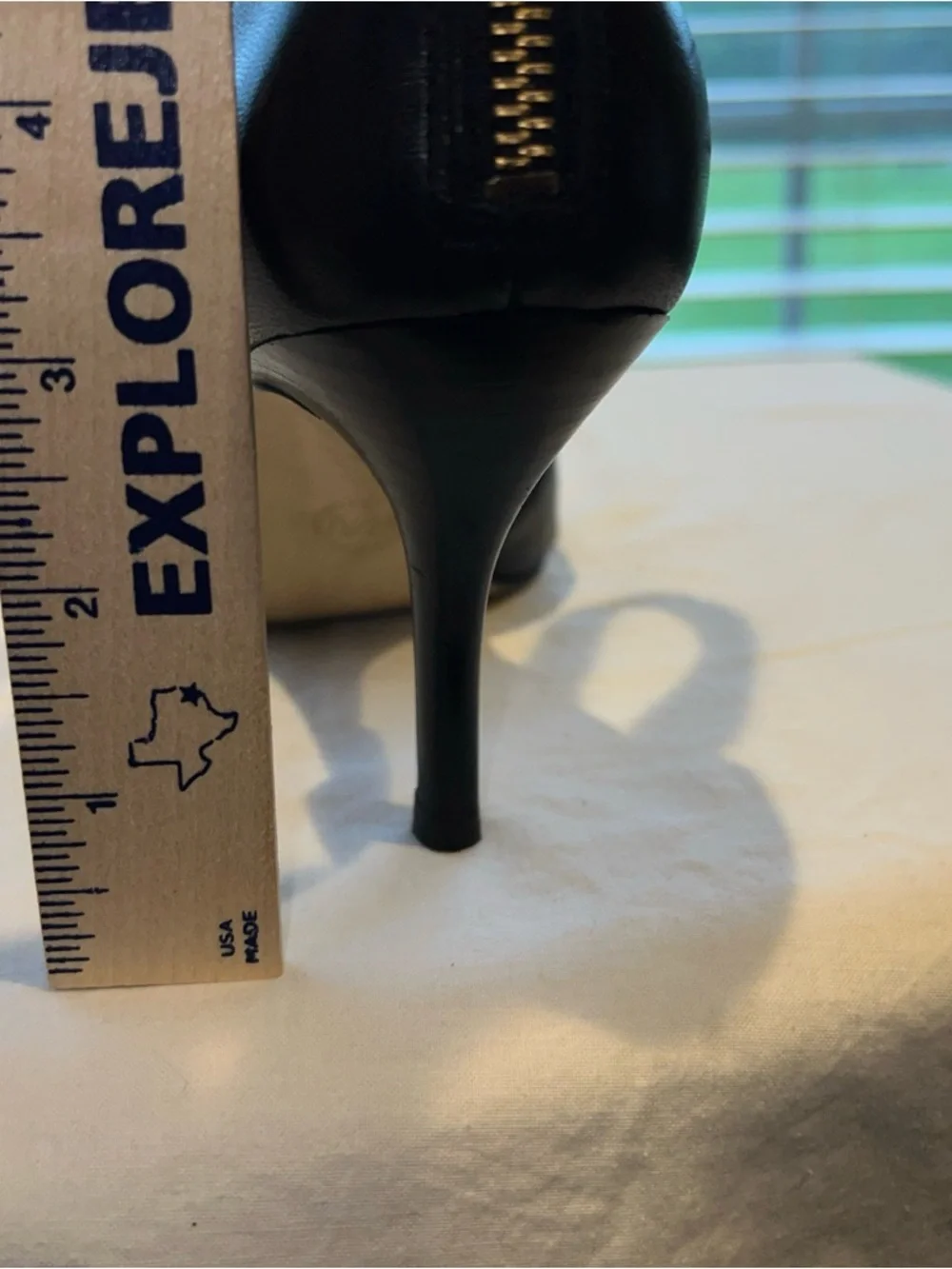 Michael Kors Womens Black Leather Ankle Strap Heels Shoes Sz 9.5M Zipper Gold - Picture 14 of 15